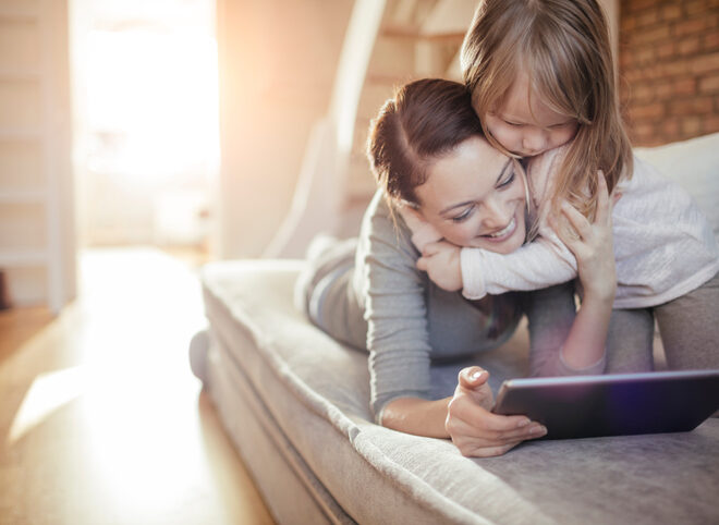 woman-and-child-with-tablet